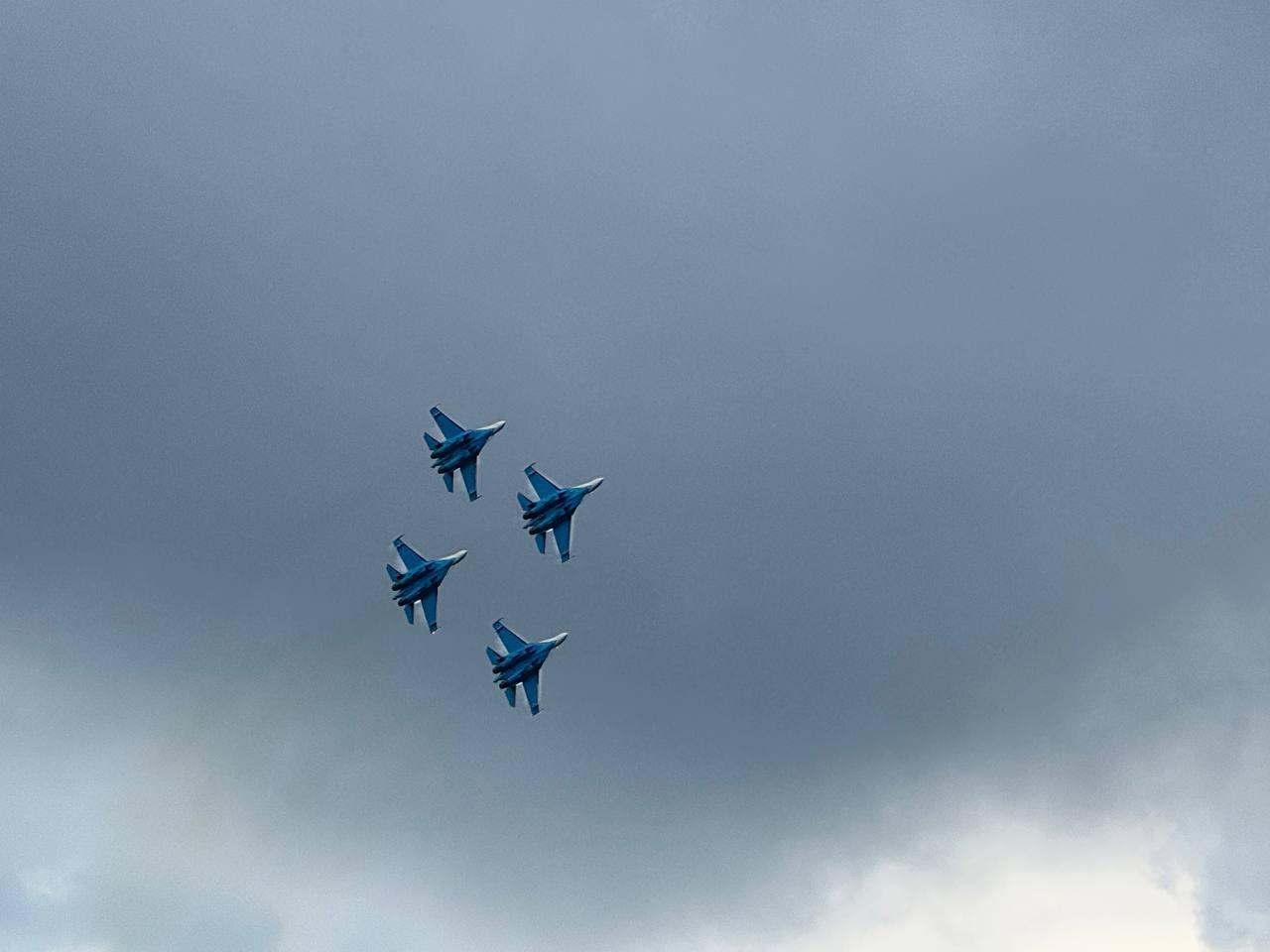 Фото «Встречают как рок-звезд»: Тысячи новосибирцев скандируют «Ура!» на авиашоу в Мочище. ОНЛАЙН 70